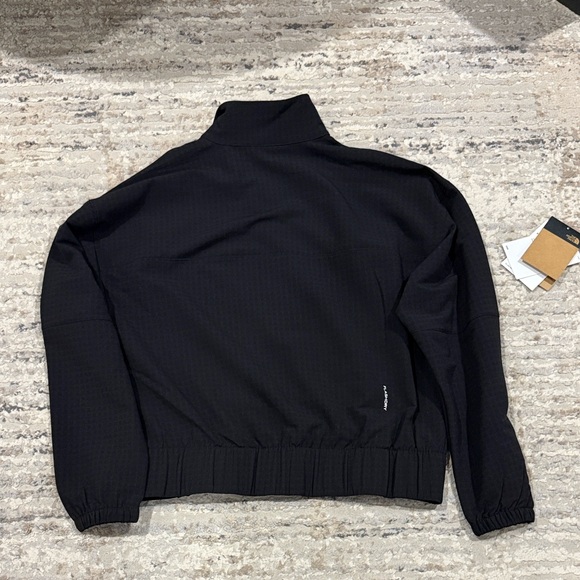 The North Face Black Half-Zip pullover - Picture 6 of 10